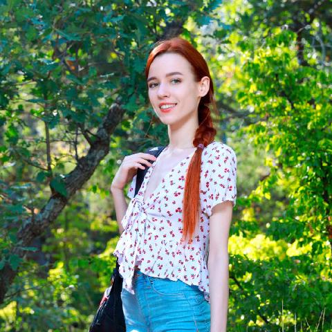 【色图】Sherice 格子衫蓝短裤的红发辫子少女