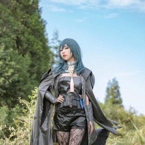 【色图】网红 Coser 演绎山野间的大胆露鲍小精灵 - 爆机少女喵小吉