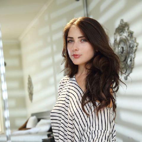 清纯甜美的邻家女孩