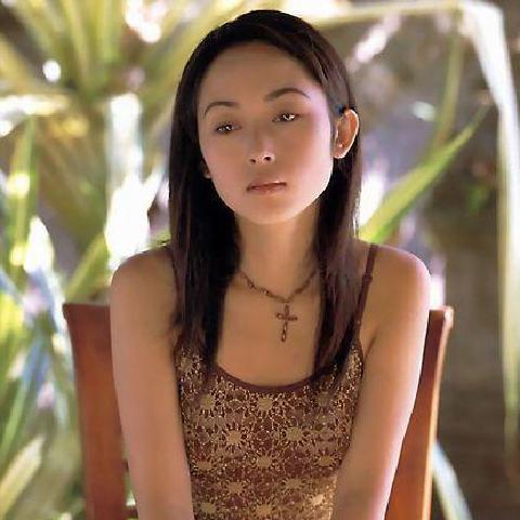 俏丽小美女