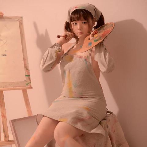 非常卡哇伊的肤白貌美小妹妹