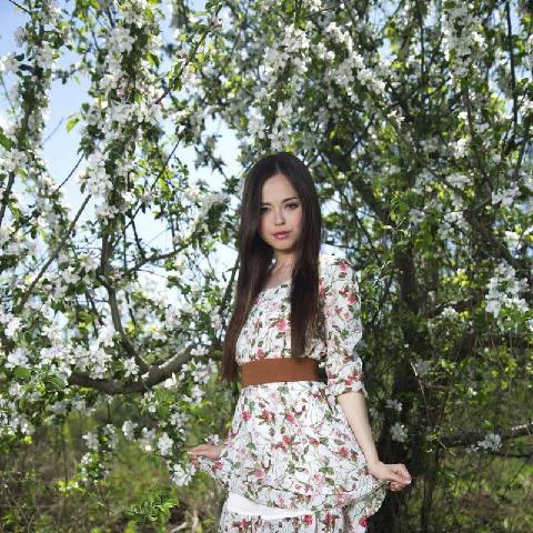 【美女图】甜美可人的乌克兰混血美模早期大尺度外拍精选 - Li Moon