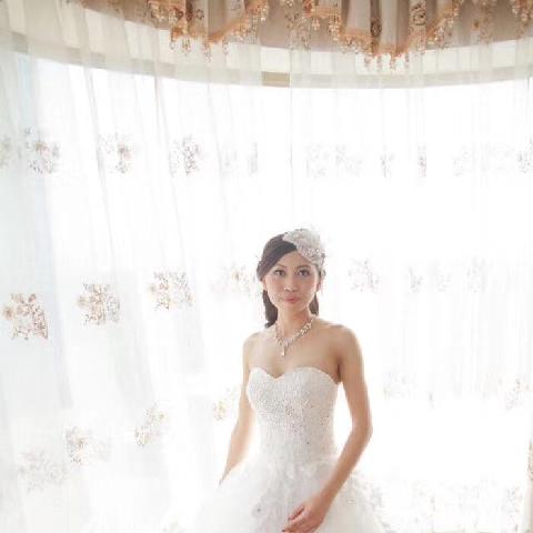【色图】刚刚勾搭上的已婚小姐姐喜欢对着镜子裸拍和啪啪