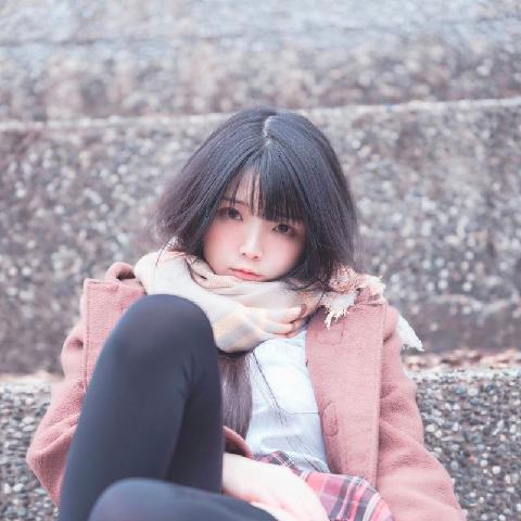 【色图】青春的脸蛋、有粉又白的乳房、一线嫩屄，迷人的邻家小妹