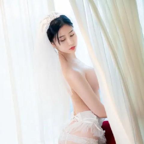 【色图】年年《小婚纱》