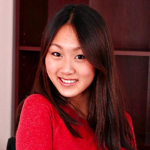 【色图】上海姑娘Evelyn门户大开展现光溜溜的小穴