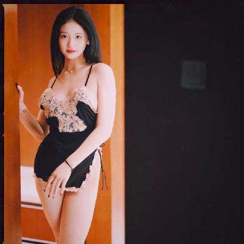 【色图】眉清目秀,冰肌玉骨,嫩乳粉逼迷人的国模美女写真 - 彤彤