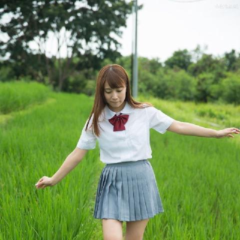 【色图】日本丰满可爱学生妹家居勾人脱衣秀 - 初川南