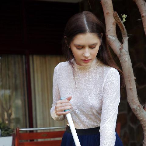 【色图】漂亮白净的少妇KACY LANE干家务时小屄痒了