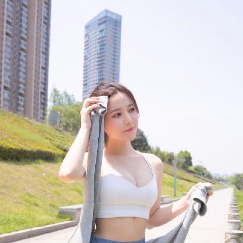 【色图】练完瑜伽后洗澡，鱼子酱身材逆天，给人以极美的享受
