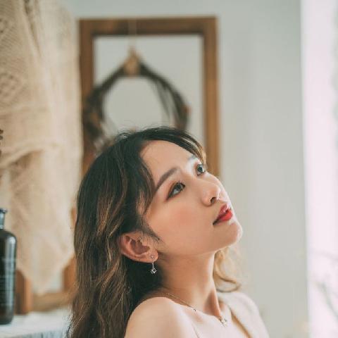 【美女图】YALAYI雅拉伊温文典雅小美模清新迷人写真 - 晓琳