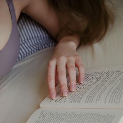 【色图】女神 MILA AZUL 每晚入睡前都要用玩具催眠