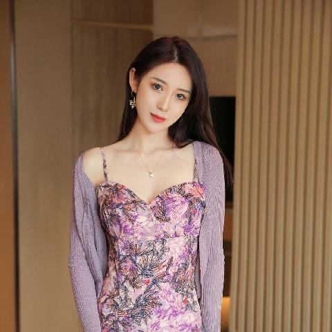 【美女图】周慕汐baby私房碎花裙露超薄无内肉丝裤袜秀翘臀诱惑写真