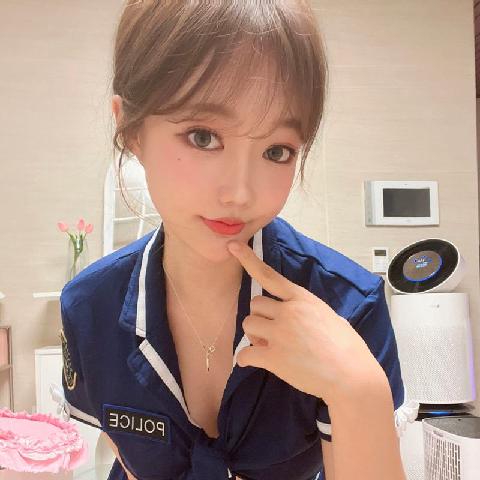 【色图】韩国美女小警察JUCY 쥬시，火辣身材，鼻血直流，画面太惹火