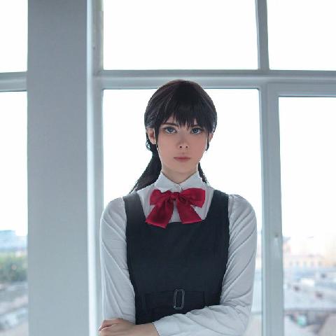 【色图】留双马尾的女学生全裸扮演COS电锯人