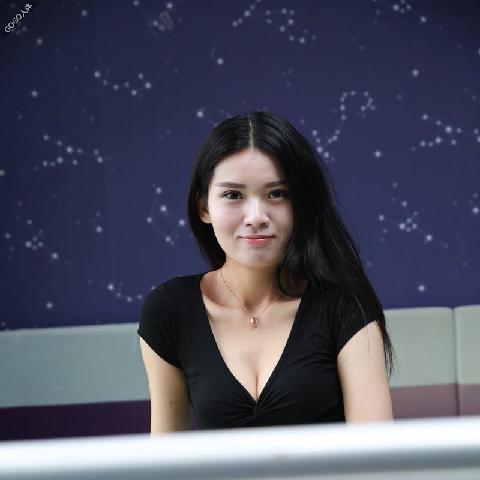 【色图】美女国模依然超大尺度掰屄人体