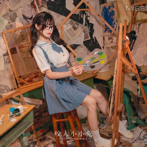 【色图】Coser@黏黏团子兔: 未成名画作